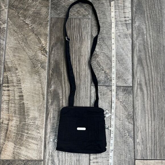 Baggallini Black Crossbody Bag with Minimalist Design - Picture 1 of 10